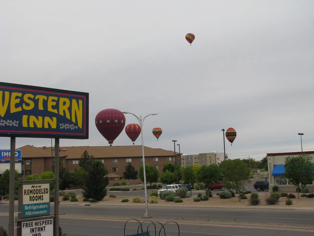 Western Inn Roswell Bagian luar foto